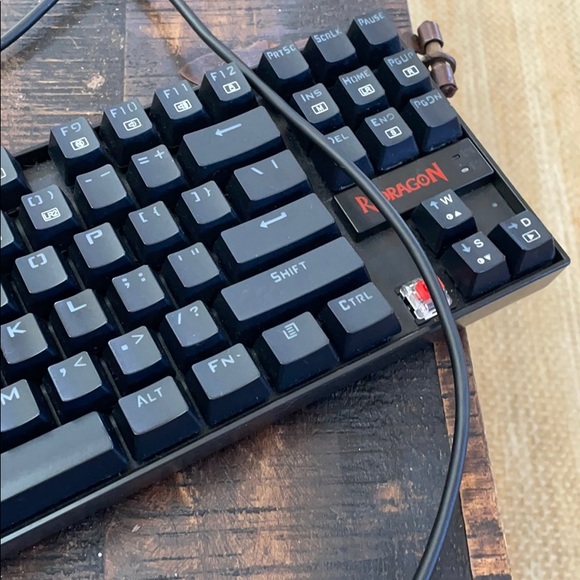 Red dragon key board - Picture 2 of 2